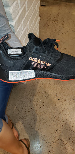 Shoe Store «Champs Sports», reviews and photos, 303 Memorial City Way, Houston, TX 77024, USA