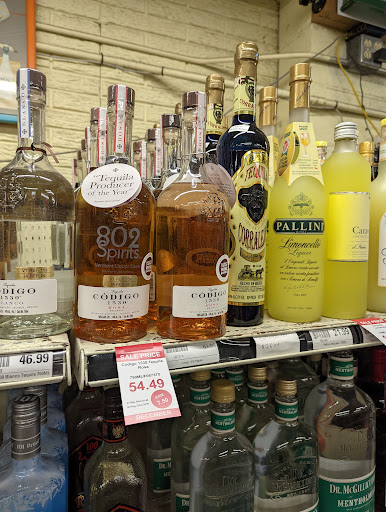 Liquor Store «Beverage Warehouse», reviews and photos, 1 East St, Winooski, VT 05404, USA