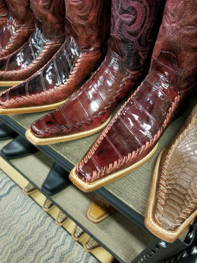 Shopping Mall «Bazaar El Royal Shopping Mall», reviews and photos, 2534 Royal Ln, Dallas, TX 75229, USA