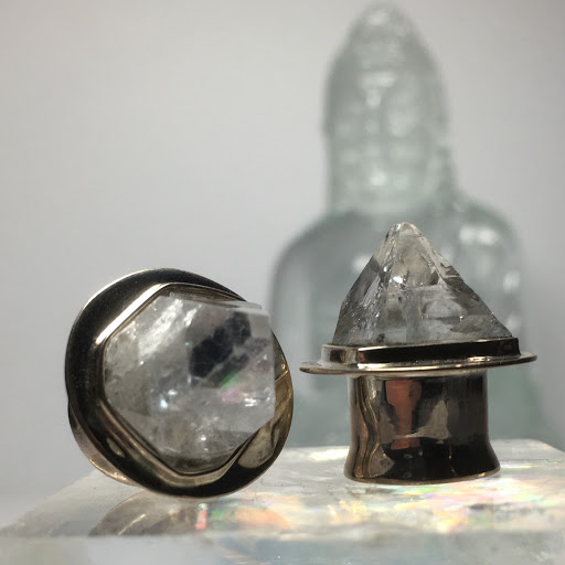 Tattoo Shop «Royal Flesh Tattoo and Piercing», reviews and photos, 4005 N Broadway St, Chicago, IL 60613, USA