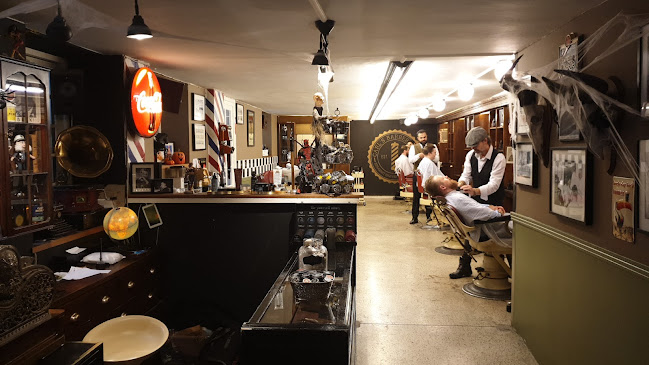 Carl's Barber Shop - Frisør