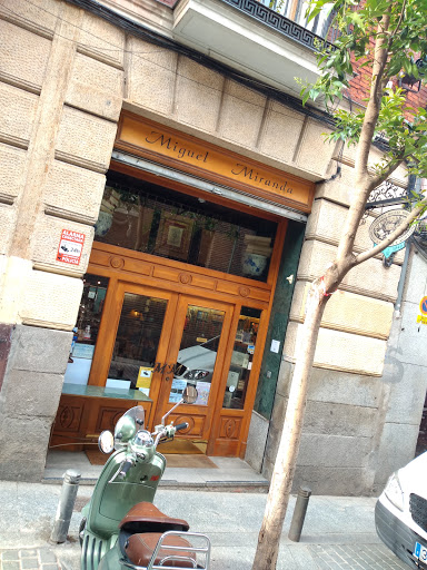 Miguel Miranda Bookstore