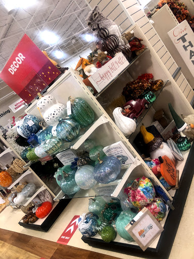 Department Store «HomeGoods», reviews and photos, 162 Everett Ave, Chelsea, MA 02150, USA