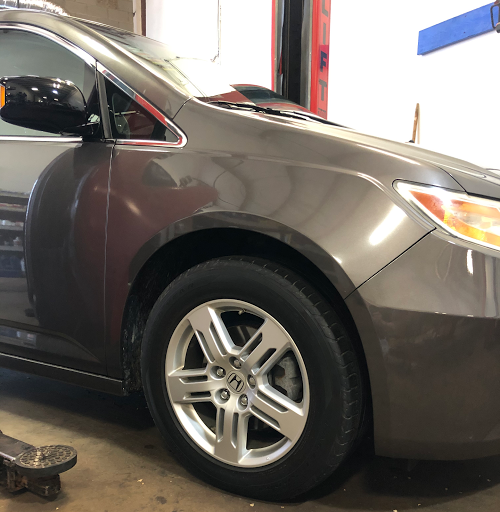 Auto Repair Shop «Top Notch Auto & More», reviews and photos, 930 Pyott Rd #105, Crystal Lake, IL 60014, USA