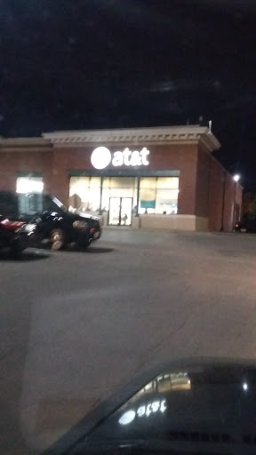 Cell Phone Store «AT&T», reviews and photos, 4015 Mill St, Kansas City, MO 64111, USA