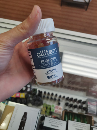 Tobacco Shop «Fine Cigar & Tobacco House LLC», reviews and photos, 192 W Main St, Avon, CT 06001, USA