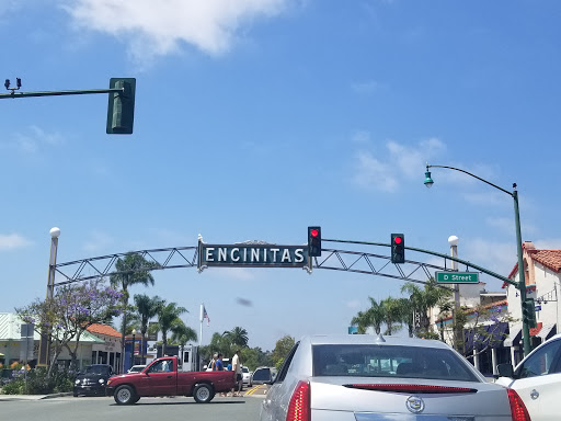 Shopping Mall «Moonlight Plaza Shopping Center», reviews and photos, 315 S Coast Hwy 101, Encinitas, CA 92024, USA