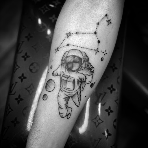 Explore small hunting tattoo ideas, creative tattoo ideas in Elkview, available at Andy Electric Tattoos