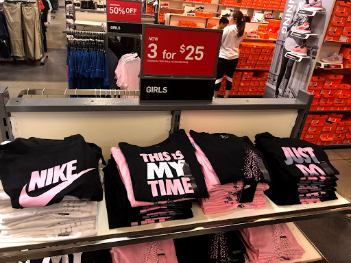 Sporting Goods Store «Nike Factory Store», reviews and photos, 1 Premium Outlet Blvd #699, Tinton Falls, NJ 07753, USA