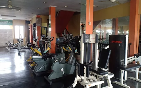 THE MAXMOER FIGHT GYM image