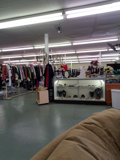 Used Clothing Store «T.E.A.M. Resale Shop», reviews and photos, 300 W Main St, Tomball, TX 77375, USA