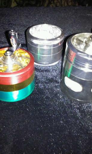 Tobacco Shop «Mary Janes Place Smoke Shop», reviews and photos, 1807 N Main St, Los Angeles, CA 90031, USA