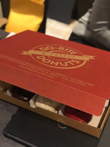 Donut Shop «Do-Rite Donuts & Coffee», reviews and photos, 50 W Randolph St, Chicago, IL 60601, USA