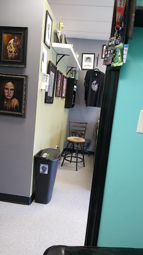 Tattoo Shop «Cardinal Tattoo CT», reviews and photos, 425 New Britain Ave, Newington, CT 06111, USA
