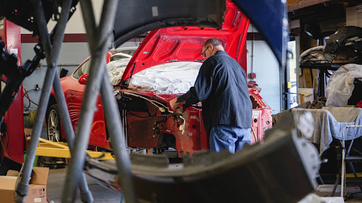 Auto Body Shop «Ultimate Paint Shop», reviews and photos, 28865 Nagel Ct, Lake Bluff, IL 60044, USA