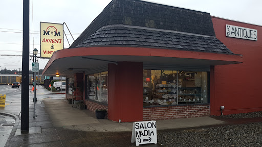 M & M Antiques & Collectibles, 123 N Lewis St, Monroe, WA 98272, USA, 