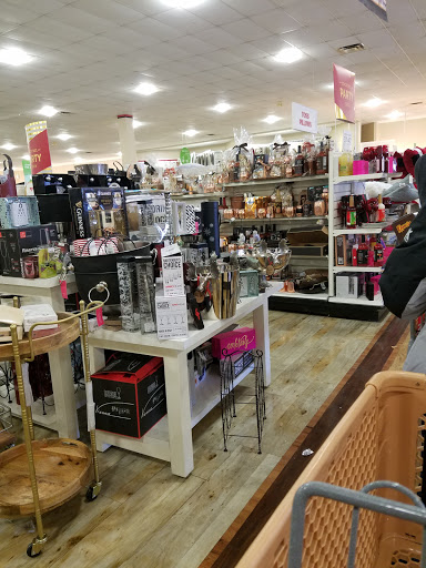 Department Store «HomeGoods», reviews and photos, 2718 Hylan Blvd, Staten Island, NY 10306, USA