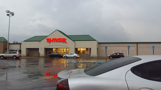 T.J. Maxx, 26050 Gratiot Ave, Roseville, MI 48066, USA, 