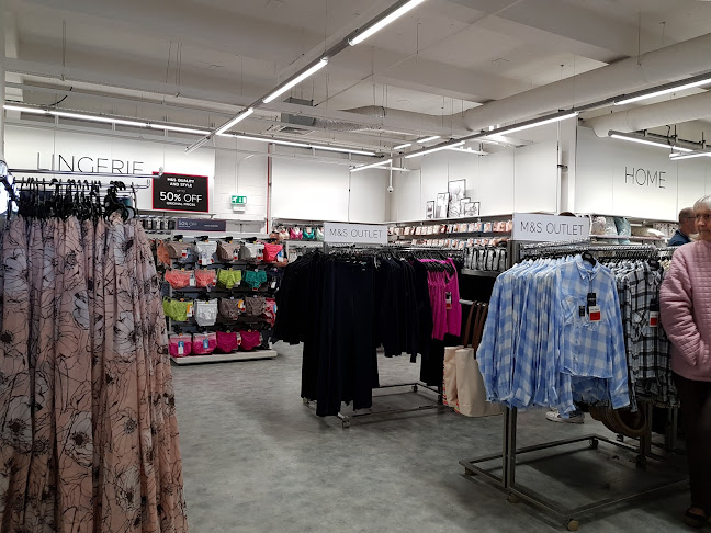 Comments and reviews of M&S Outlet