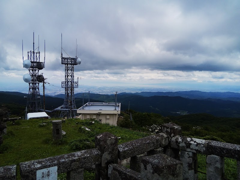 脊振山頂広場