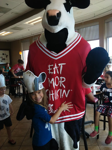 Fast Food Restaurant «Chick-fil-A», reviews and photos, 4812 Northwest Hwy, Crystal Lake, IL 60014, USA