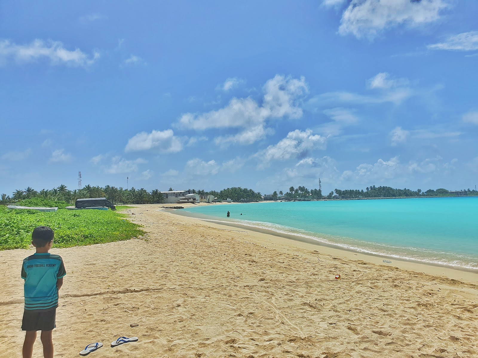 Dhidhoo beach的照片 带有碧绿色纯水表面