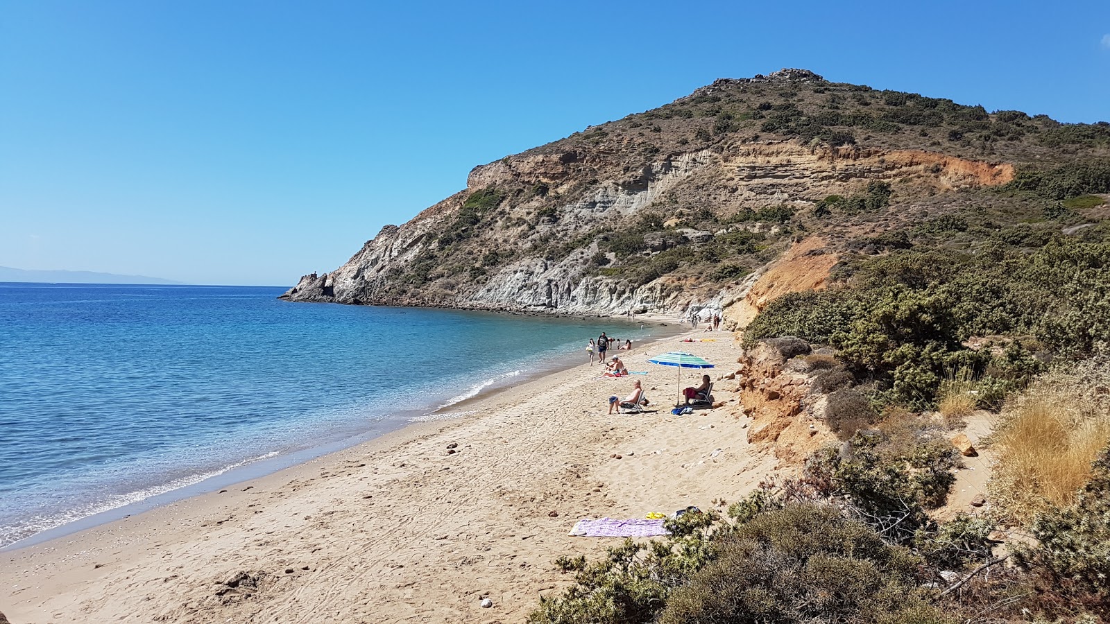 Kalogeros beach'in fotoğrafı geniş ile birlikte