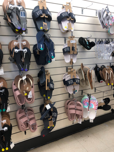 Department Store «Marshalls & HomeGoods», reviews and photos, 701 NJ-440, Jersey City, NJ 07304, USA