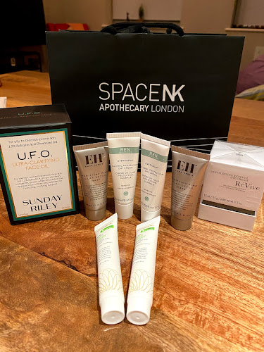 Reviews of Space NK Spitalfields in London - Cosmetics store