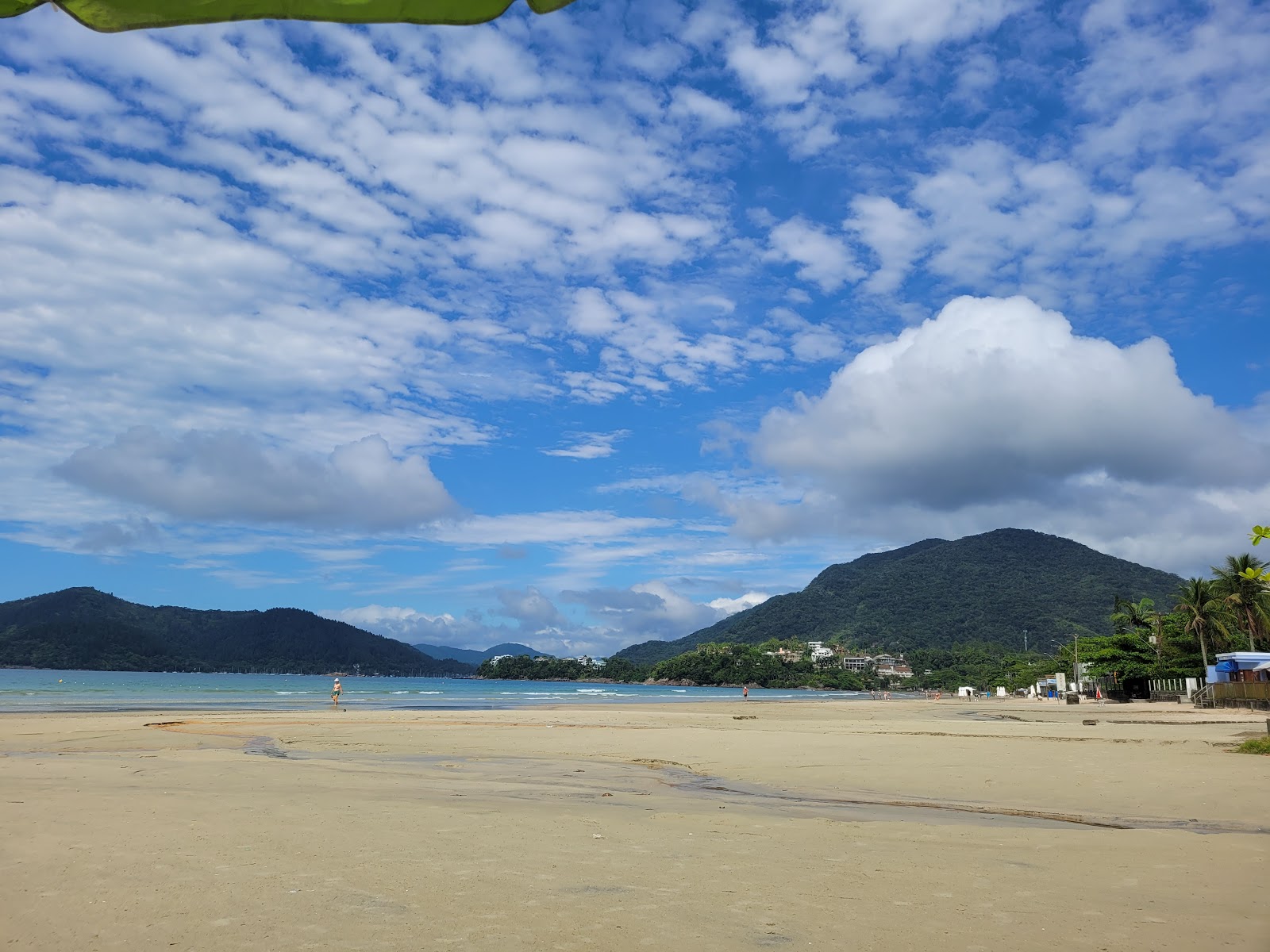 Foto de Playa Enseada área de servicios