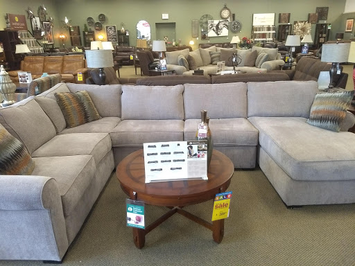 Furniture Store «Raymour & Flanigan Furniture and Mattress Store», reviews and photos, 1345 US-1, North Brunswick Township, NJ 08902, USA