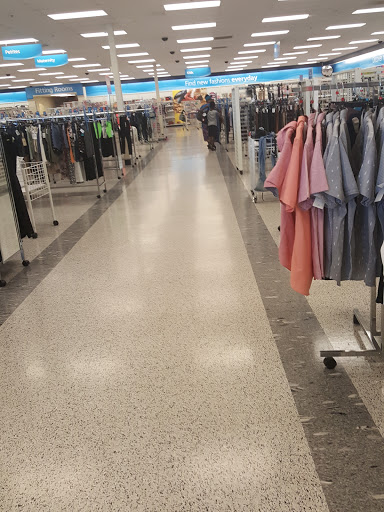 Clothing Store «Ross Dress for Less», reviews and photos, 1241 Point Mallard Pkwy, Decatur, AL 35601, USA