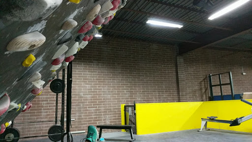 Rock Climbing Gym «Apex Climbing Gym», reviews and photos, 7200 W 106th St, Overland Park, KS 66212, USA