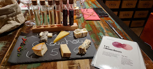 Photo n°42 de Les Petits Crus Bourges I Dégustation vins et fromages à Bourges à Bourges ()