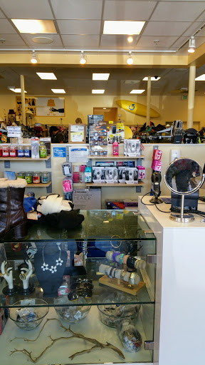 Thrift Store «Goodwill Boutique by the Beach», reviews and photos, 1265 Linda Mar Shopping Center, Pacifica, CA 94044, USA