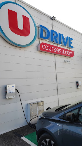 Borne de recharge de véhicules électriques Stations TIERS Charging Station Pont-Saint-Esprit