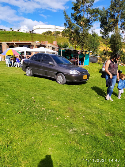 RESTAURANTE LEYENDA DORADA Y ZONA DE CAMPING EN GUATAVITA