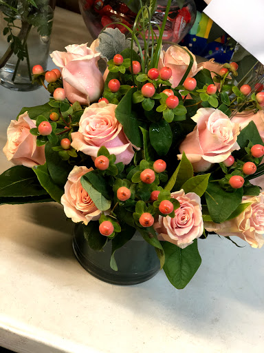 Florist «Illusion Florist & Events», reviews and photos, 12231 SE Stark St, Portland, OR 97233, USA