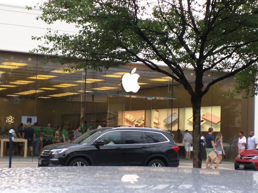 Computer Store «Apple Easton Town Center», reviews and photos, 4210 The Strand, Columbus, OH 43219, USA