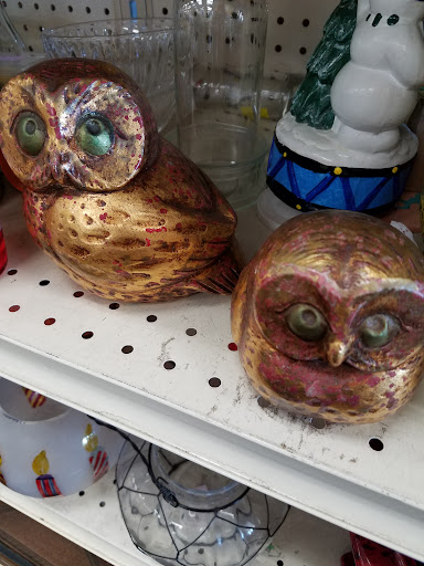 Thrift Store «Goodwill», reviews and photos, 26883 Bouquet Canyon Rd, Santa Clarita, CA 91350, USA