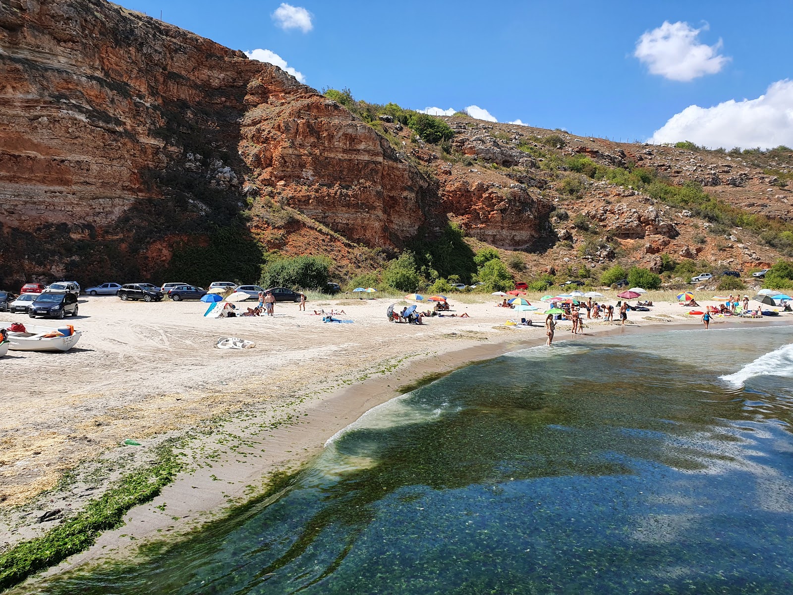 Foto van Plyazh Bolata met turquoise puur water oppervlakte