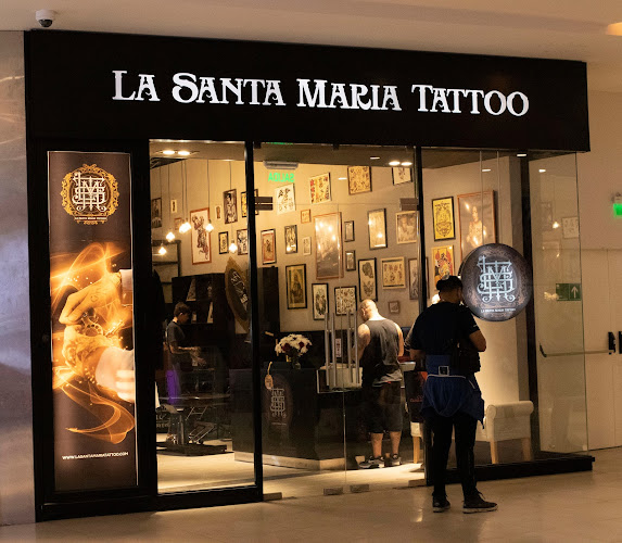 La Santa Maria Tattoos & Art / Estudio Profesional de Tatuajes / Santiago de Chile.