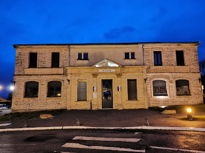 Mairie à Lapeyrouse-Fossat