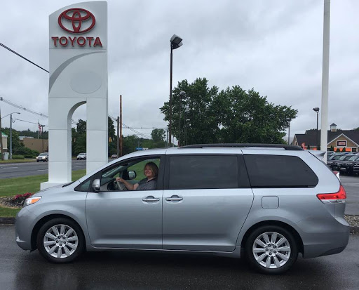 Toyota Dealer «Toyota of Wallingford», reviews and photos, 859 N Colony Rd, Wallingford, CT 06492, USA