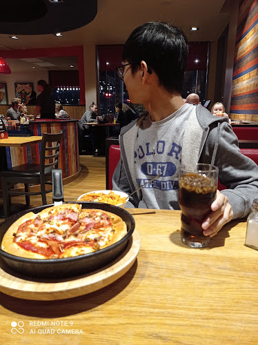 Comments and reviews of Pizza Hut Restaurants