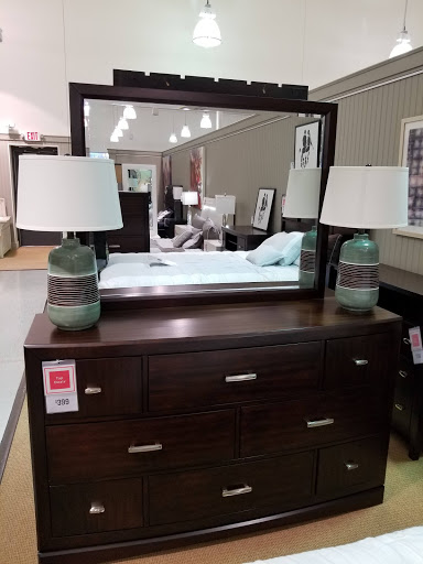 Furniture Store «Value City Furniture», reviews and photos, 4095 Richmond Rd, Warrensville Heights, OH 44122, USA