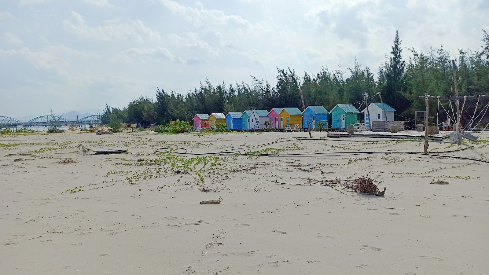 Foto di Kim Lien Beach con spiaggia diretta