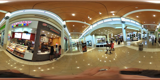 Shopping Mall «International Plaza and Bay Street», reviews and photos, 2223 N Westshore Blvd, Tampa, FL 33607, USA