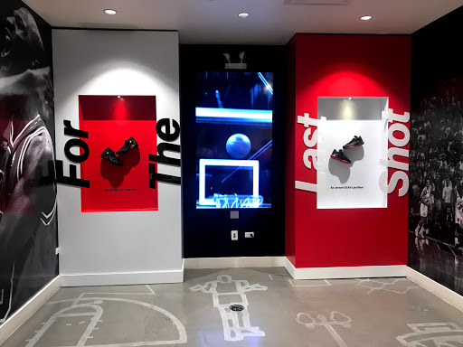 Shoe Store «Footaction», reviews and photos, 32 S State St, Chicago, IL 60603, USA