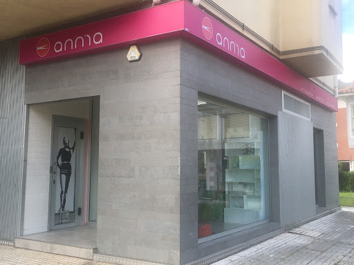 Annia en laPenilla, Santander